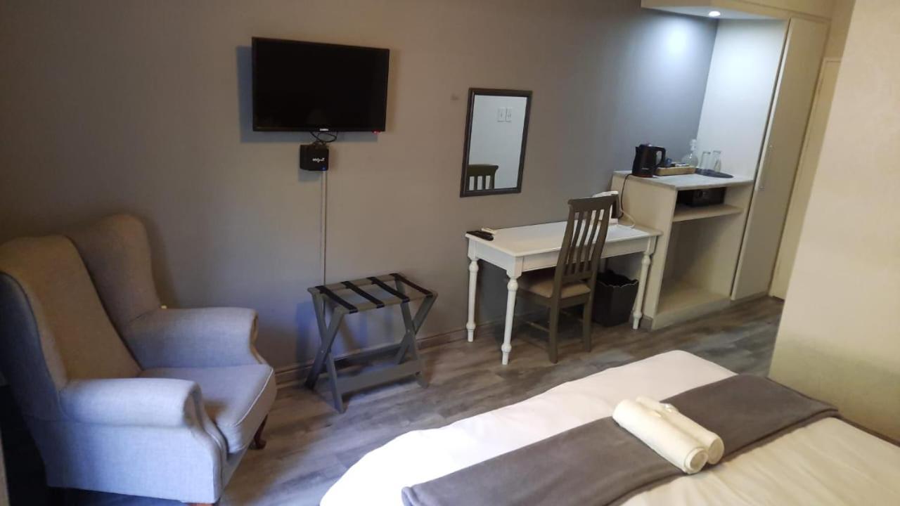 Hotel Vista Ort à Kempton Park Extérieur photo